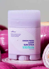 [ISNTREE] Onion Fresh Light Sun Stick SPF 50+ PA++++ 22g